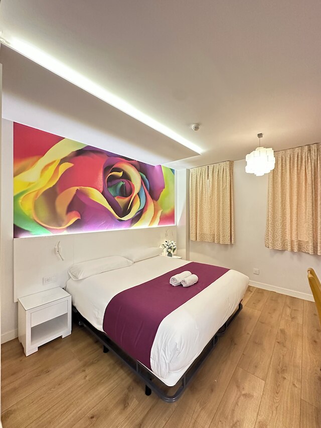 ホスタル ソル スクエア マドリード