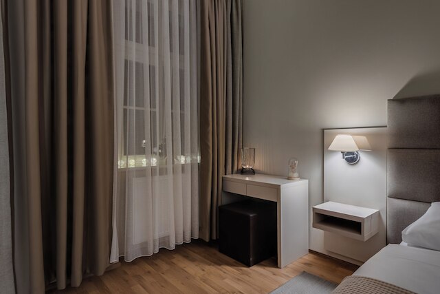 ロウレン アパートメンツ