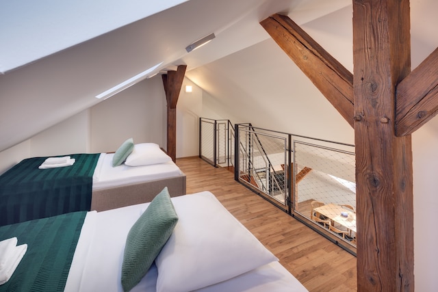 ロウレン アパートメンツ