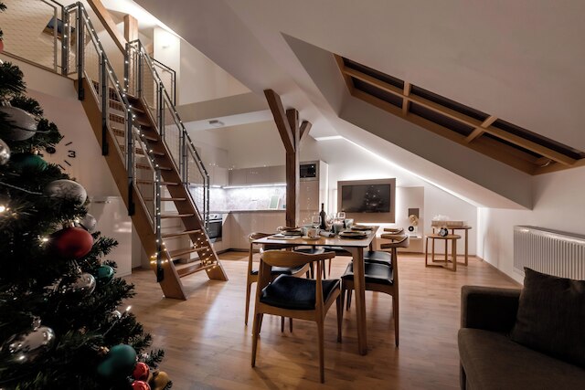 ロウレン アパートメンツ