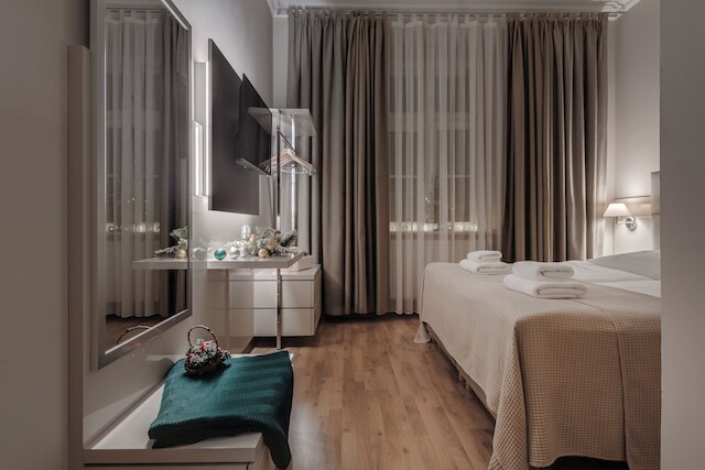 ロウレン アパートメンツ