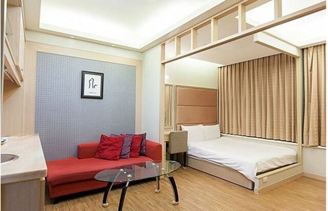 85 ホリデイ (85異國假期)