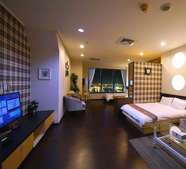 85 ホリデイ (85異國假期)