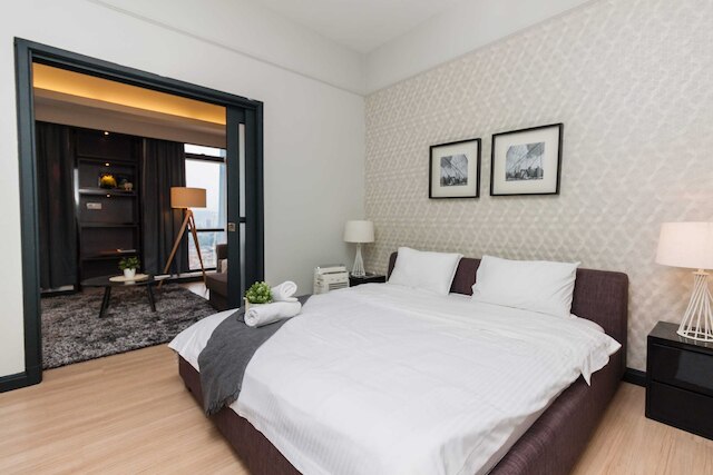 タイムズ スクエア 1 バイ プラッシュ