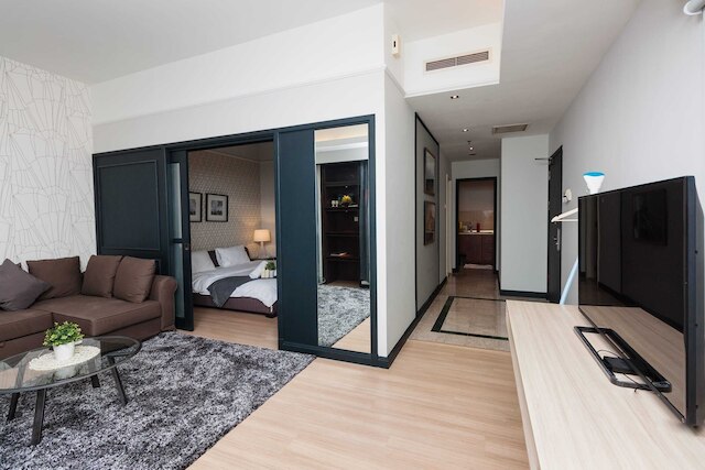 タイムズ スクエア 1 バイ プラッシュ