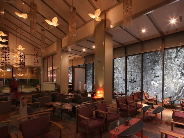 彩り湯かしき 花と華