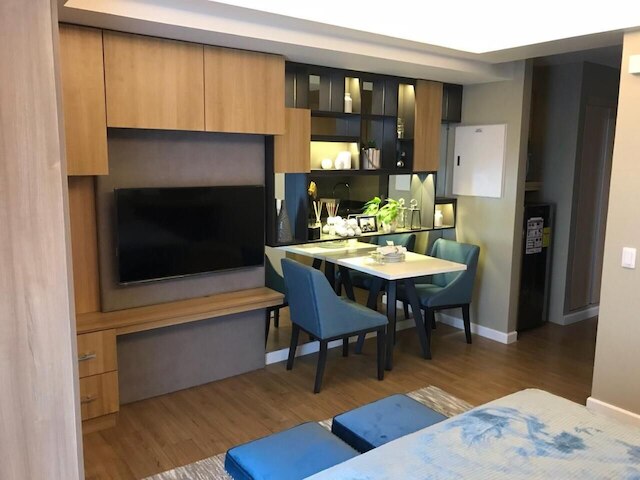 パーク ビュー アット ソリネア セブ