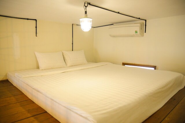 ハノイ旧市街ヴィンテージのインテリアのアパートメント