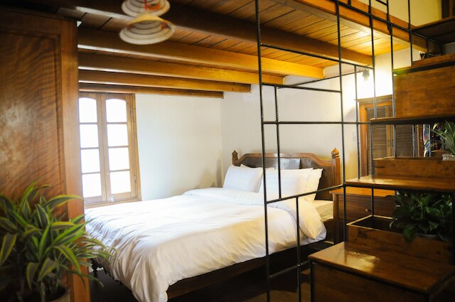 ハノイ旧市街ヴィンテージのインテリアのアパートメント