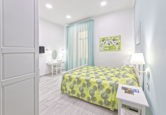 B&B レスト ナポリ