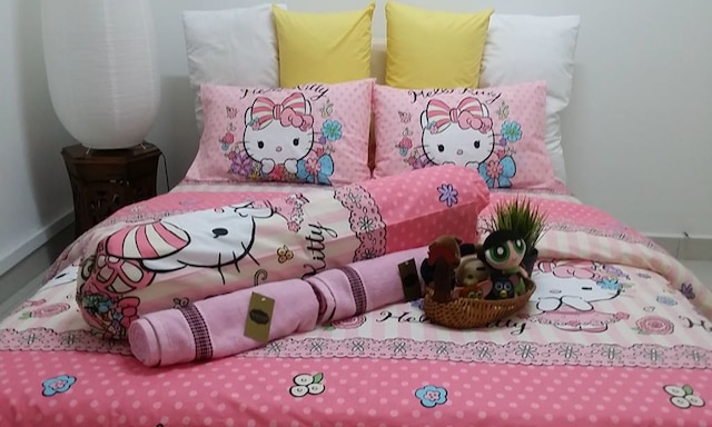 ホームステイ エイオン デサ テブラウ