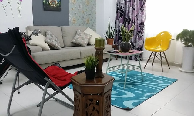 ホームステイ エイオン デサ テブラウ