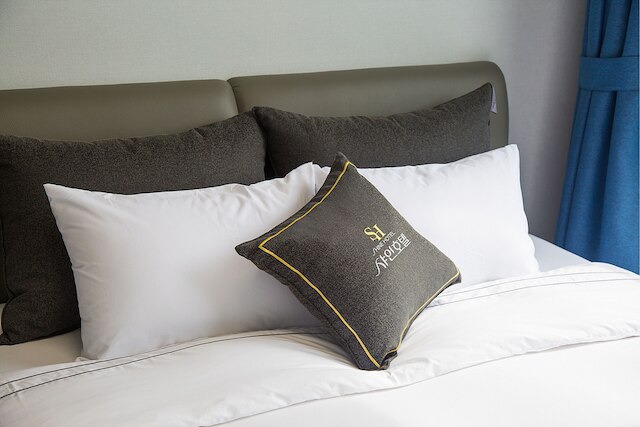 シャイン ホテル