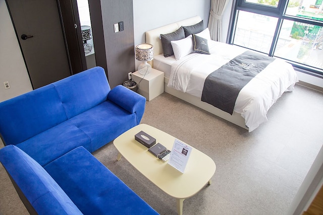 シャイン ホテル