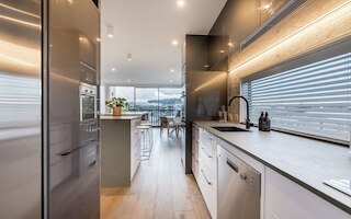 スペーシャス 3 ベッドルーム、専用バスルーム付き