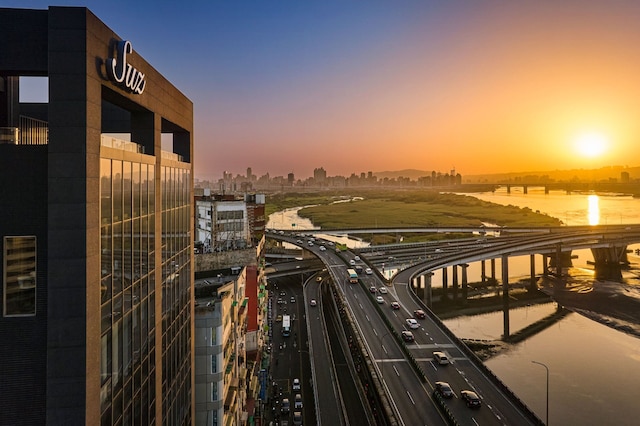 スズ & カトルゼ タイペイ トリビュート ポートフォリオ ホテル (宿之酒店)