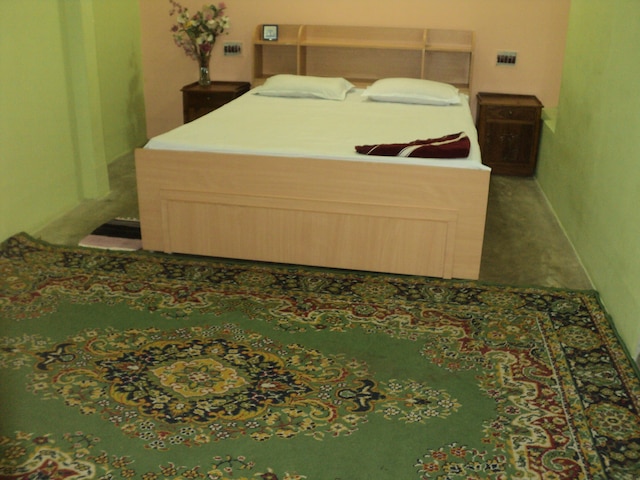 ロイヤル ゲスト ハウス