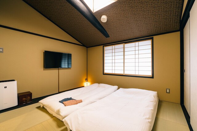 美盧三条梅宮町邸