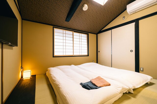 美盧三条梅宮町邸