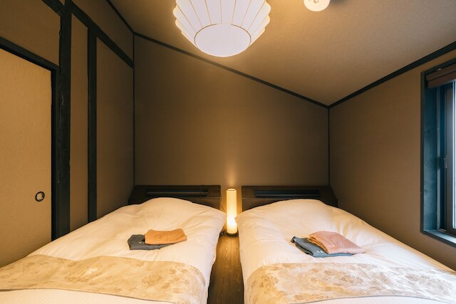 美盧三条梅宮町邸