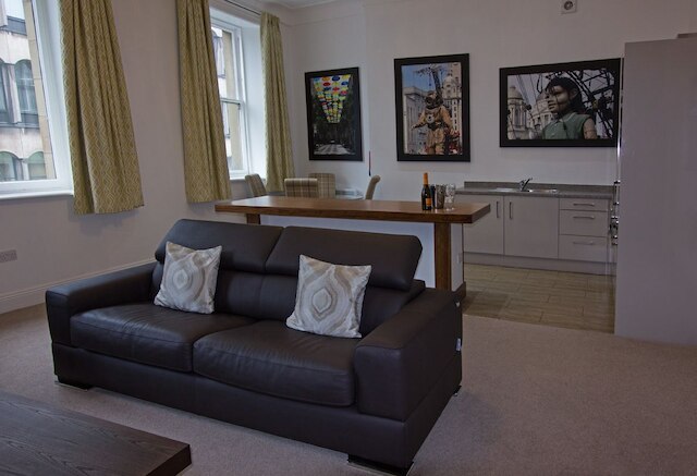 ザ キャッスル コレクション - 14 クック ストリート