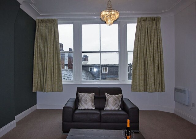 ザ キャッスル コレクション - 14 クック ストリート