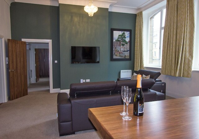 ザ キャッスル コレクション - 14 クック ストリート