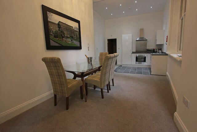 ザ キャッスル コレクション - 14 クック ストリート