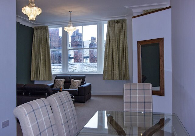 ザ キャッスル コレクション - 14 クック ストリート