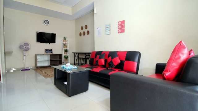 デジャバ ホームステイ ババルサリ、ザ グランド ジャバ