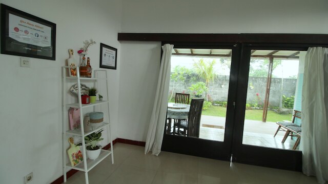 オマー サンビレギ