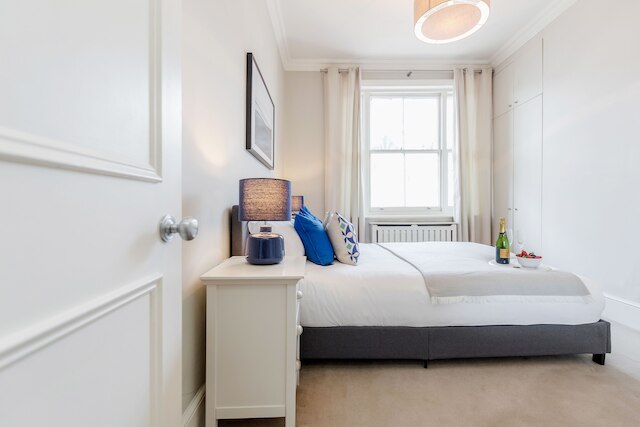 ケンジントン アパートメント ウィズ テラス