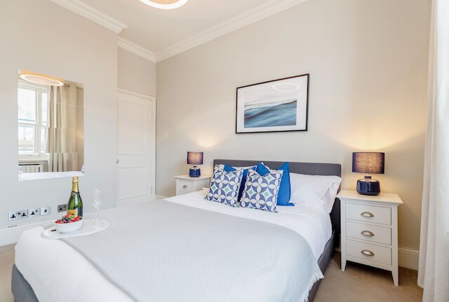 ケンジントン アパートメント ウィズ テラス