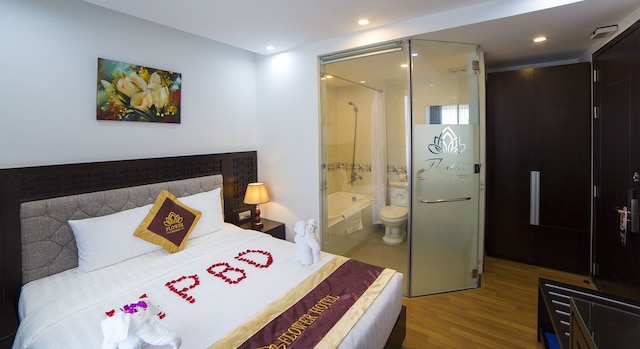 フラワー ホテル