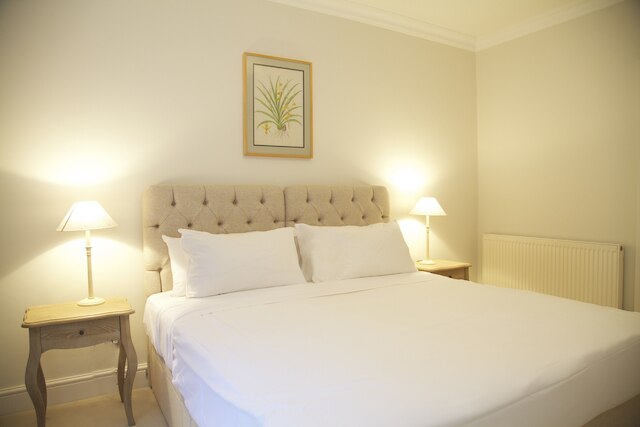 グロスター ロード近くの広々とした 2 ベッド フラット