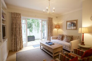 グロスター ロード近くの広々とした 2 ベッド フラット