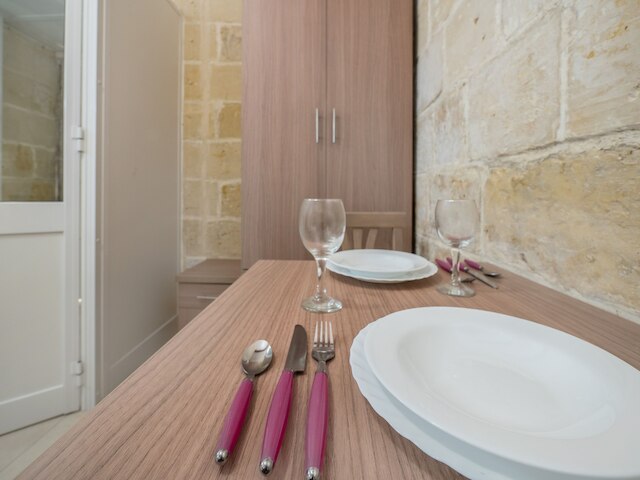 バレッタ ホリデー オールド シアター レーン