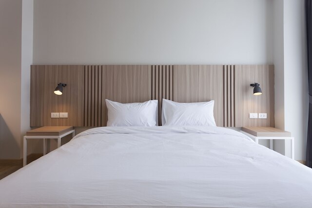 イージー ホテル 2