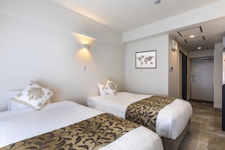 Mr.KINJO in Nica’s 牧志駅