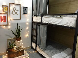 コンドド ホームステイ ベン ヴァン ドン - ホステル