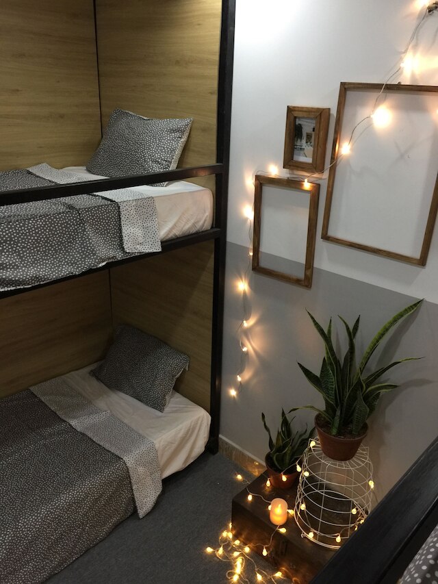 コンドド ホームステイ ベン ヴァン ドン - ホステル