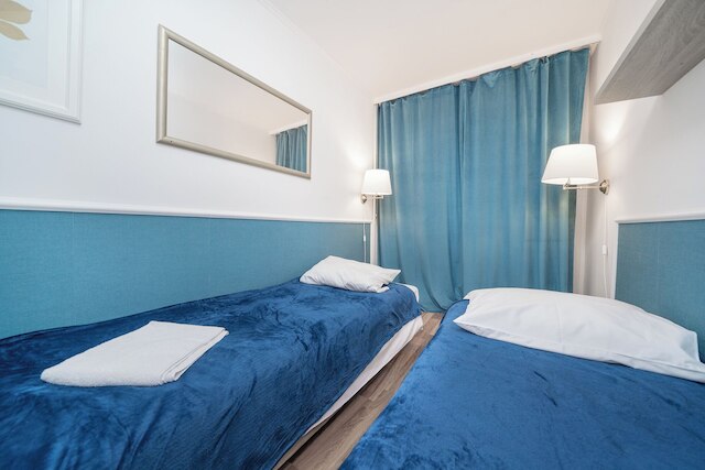 ロング ショート レント - ワルシャワ メトロ ステーション