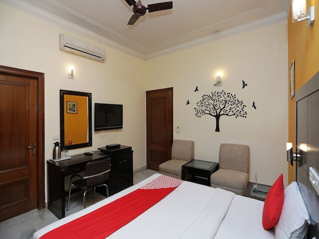 OYO 12075 ホテル レガリア リトリート