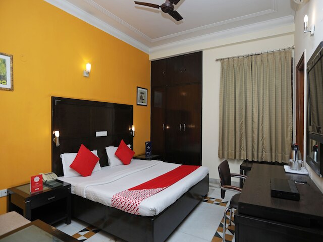 OYO 12075 ホテル レガリア リトリート