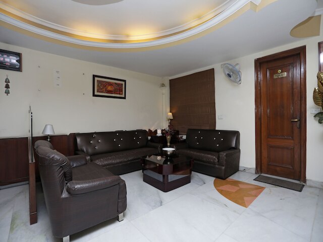 OYO 12075 ホテル レガリア リトリート