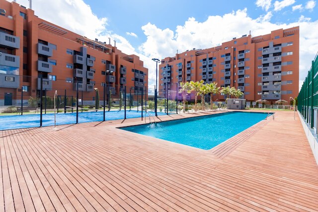 ニュー ビッグ アップル アパートメント PTS グラナダ カノヴァス