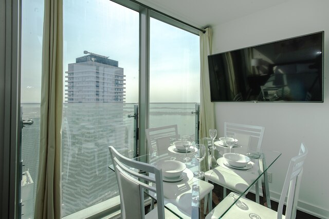 ベルベット ステイズ – ファイナンシャル ディストリクト