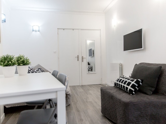 モンマルトル アパートメンツ - マティス