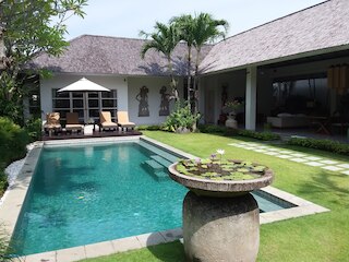 ヴィラ カムブーン