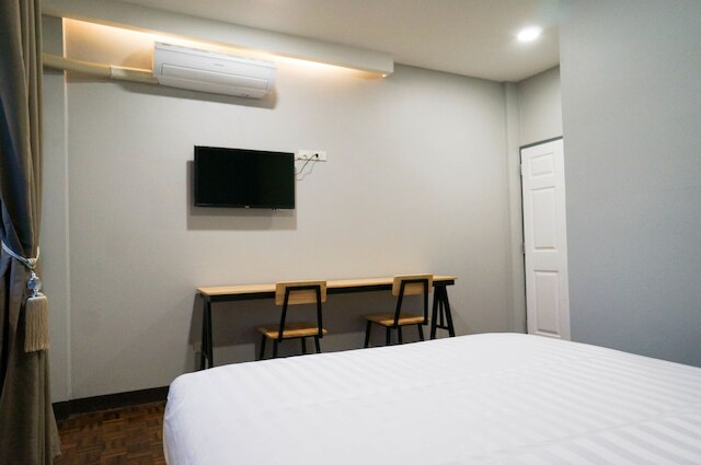 ラックス ルームズ ナイト バザール